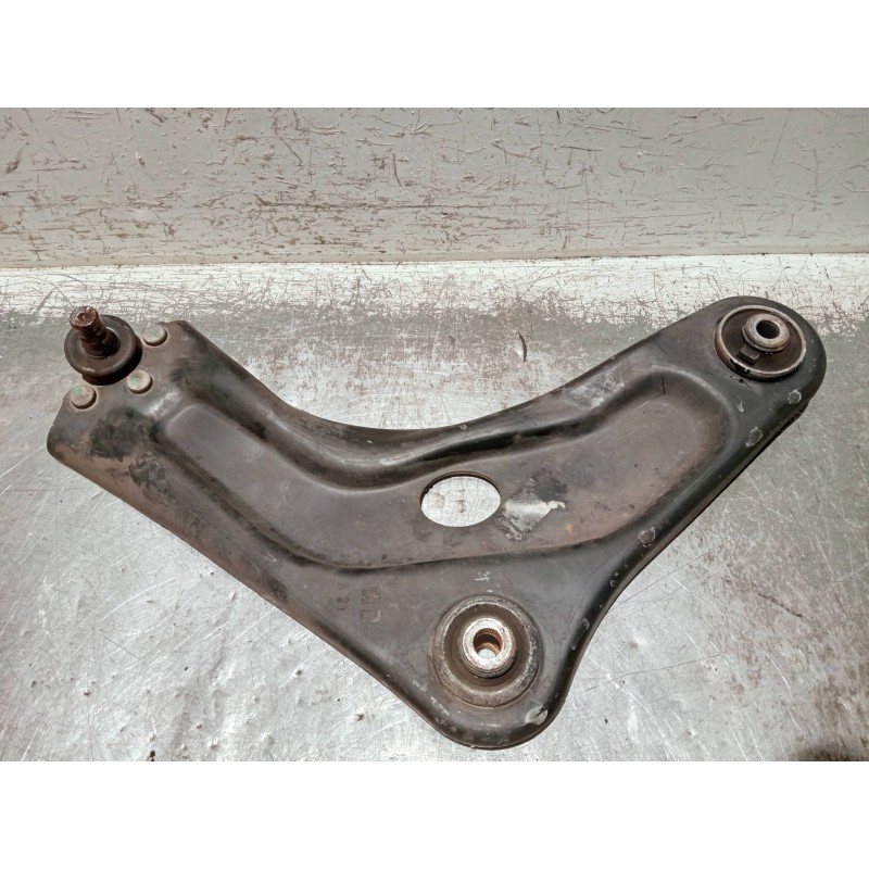 Recambio de brazo suspension inferior delantero derecho para peugeot 207 1.6 hdi referencia OEM IAM   