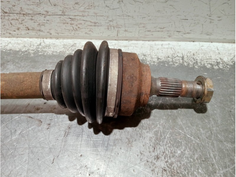 Recambio de transmision delantera izquierda para peugeot 207 1.6 hdi referencia OEM IAM 9656135180  