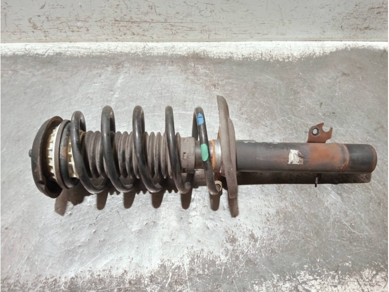 Recambio de amortiguador delantero izquierdo para peugeot 207 1.6 hdi referencia OEM IAM   