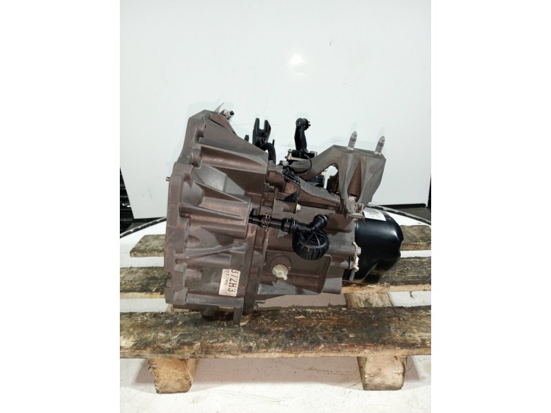 Recambio de caja cambios para dacia sandero referencia OEM IAM JH3372 5061177 5V