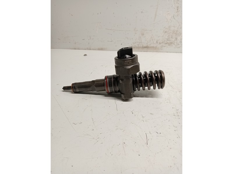 Recambio de inyector para volkswagen passat berlina (3b3) referencia OEM IAM 0414720028 038130073AA BOSCH