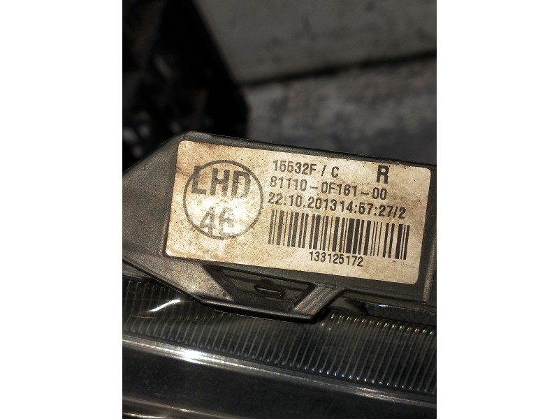 Recambio de faro derecho para toyota verso 2.0 d-4d cat referencia OEM IAM 811100F161 15532F 