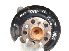 Recambio de mangueta trasera izquierda para kia cee´d 1.6 crdi cat referencia OEM IAM   