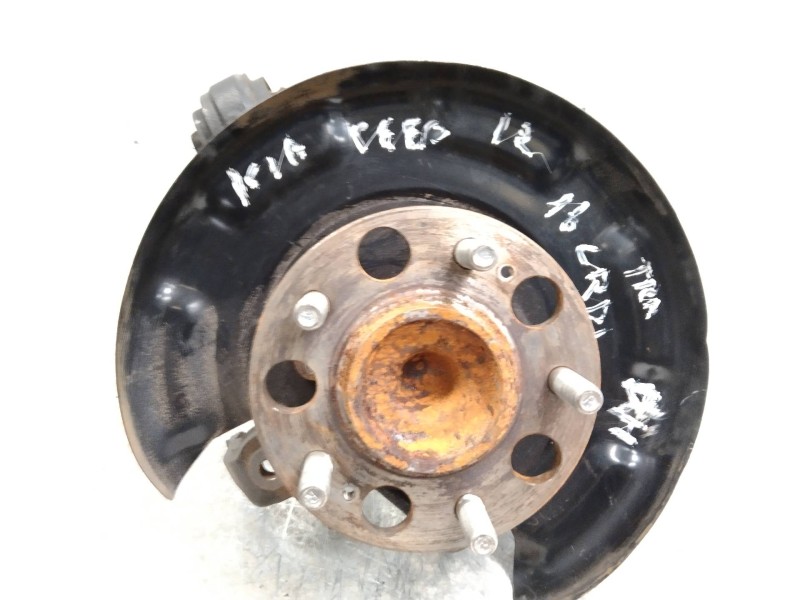 Recambio de mangueta trasera izquierda para kia cee´d 1.6 crdi cat referencia OEM IAM   