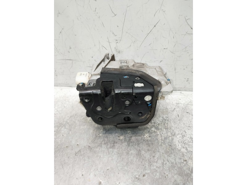 Recambio de motor cierre centralizado delantero derecho para audi a4 berlina (8e) referencia OEM IAM 8E1837016  4P