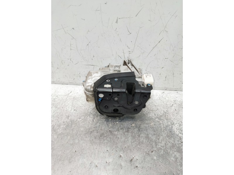 Recambio de motor cierre centralizado delantero izquierdo para audi a4 berlina (8e) referencia OEM IAM 8E1837015AA  4P