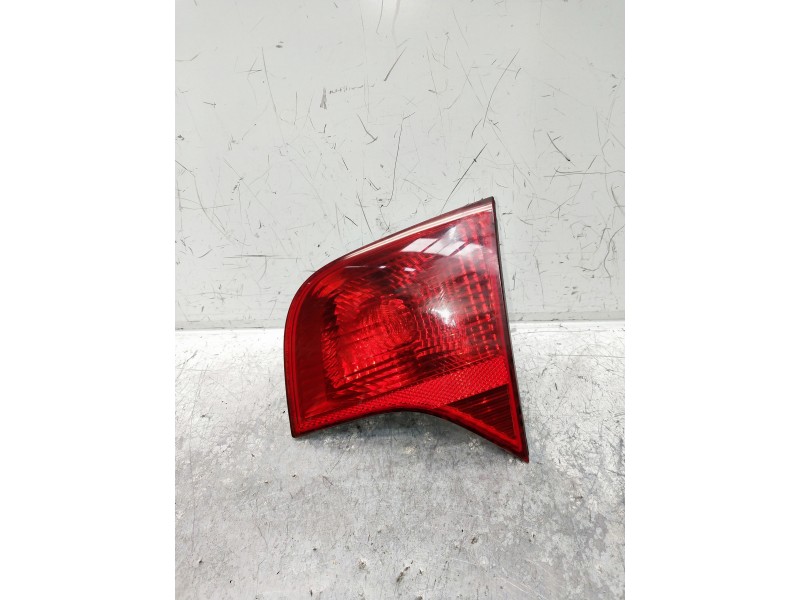 Recambio de piloto trasero derecho interior para audi a4 berlina (8e) referencia OEM IAM   