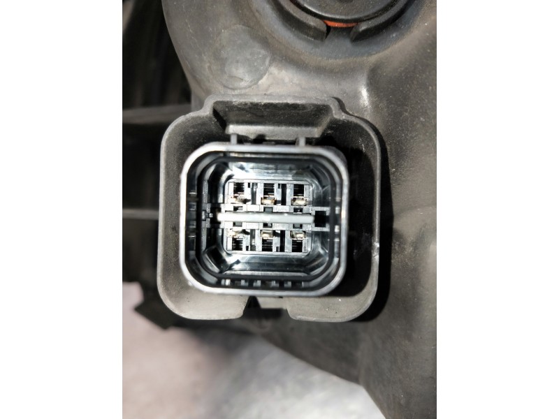 Recambio de faro derecho para hyundai tucson (jm) referencia OEM IAM 921022FXXX  