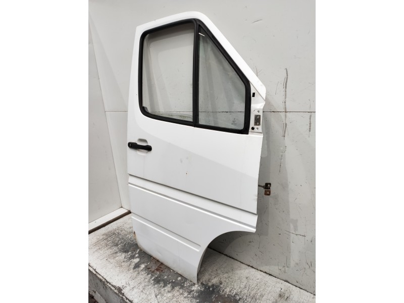 Recambio de puerta delantera derecha para mercedes sprinter (w901,w904) caja cerr. referencia OEM IAM   VER FOTOS