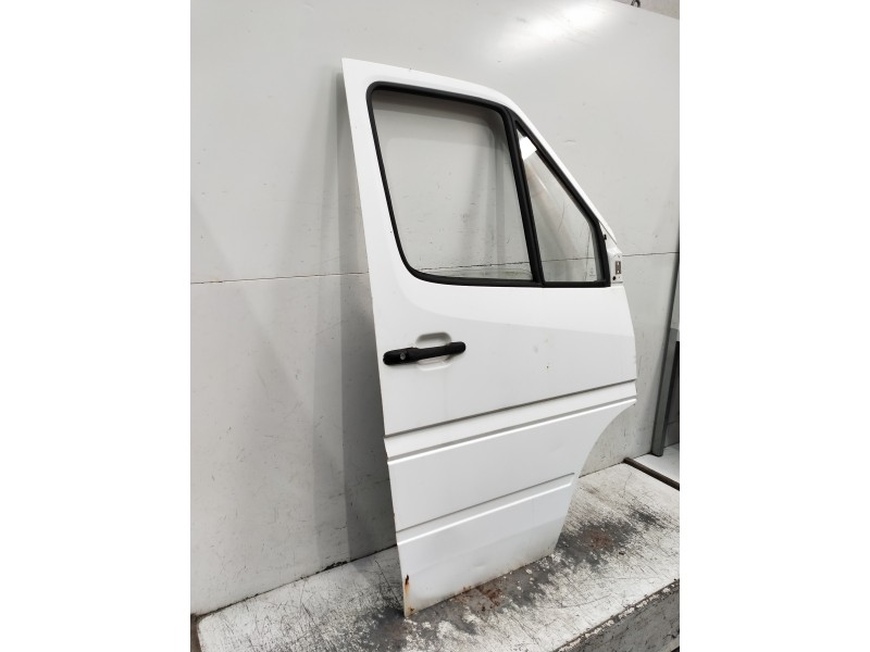 Recambio de puerta delantera derecha para mercedes sprinter (w901,w904) caja cerr. referencia OEM IAM   VER FOTOS