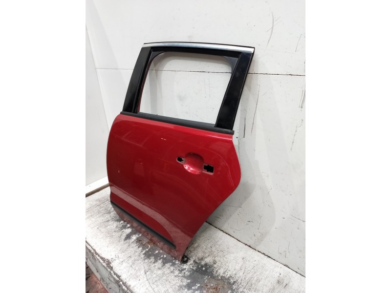 Recambio de puerta trasera izquierda para peugeot 3008 referencia OEM IAM   