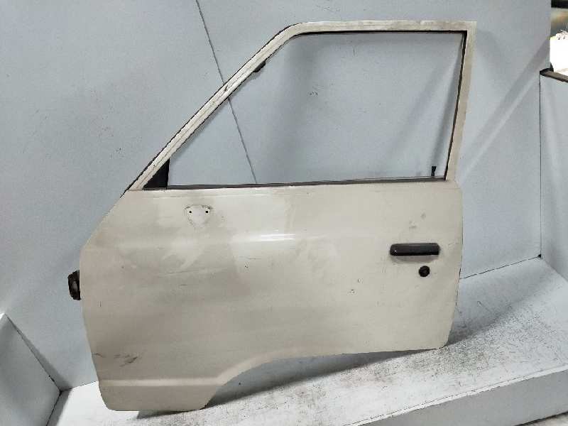 Recambio de puerta delantera izquierda para nissan vanette (c 220) vanette bus referencia OEM IAM   