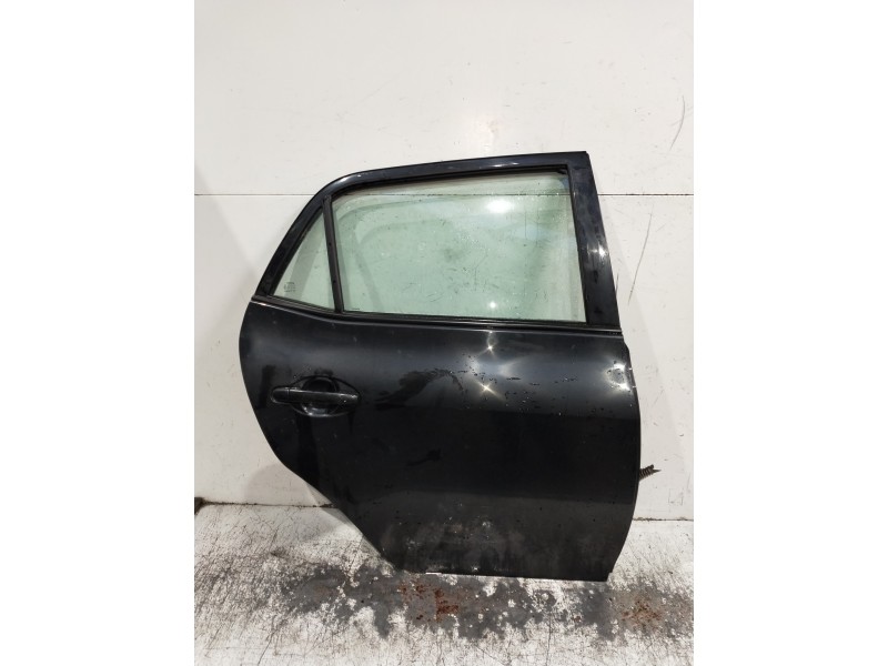 Recambio de puerta trasera derecha para toyota auris luna referencia OEM IAM   5P