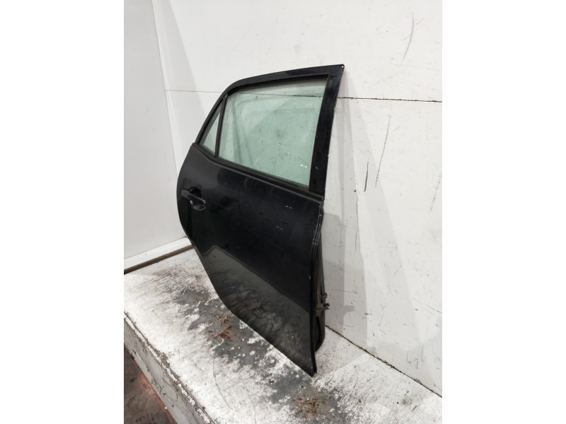 Recambio de puerta trasera derecha para toyota auris luna referencia OEM IAM   5P