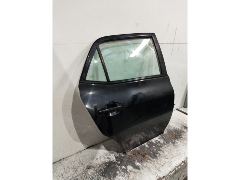 Recambio de puerta trasera derecha para toyota auris luna referencia OEM IAM   5P