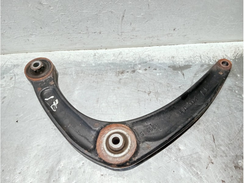 Recambio de brazo suspension inferior delantero izquierdo para peugeot 3008 referencia OEM IAM 823215  