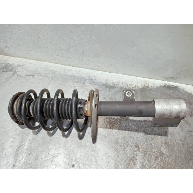 Recambio de amortiguador delantero derecho para peugeot 3008 referencia OEM IAM 612852B  