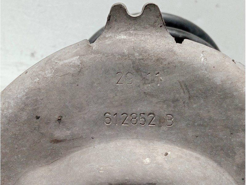 Recambio de amortiguador delantero derecho para peugeot 3008 referencia OEM IAM 612852B  