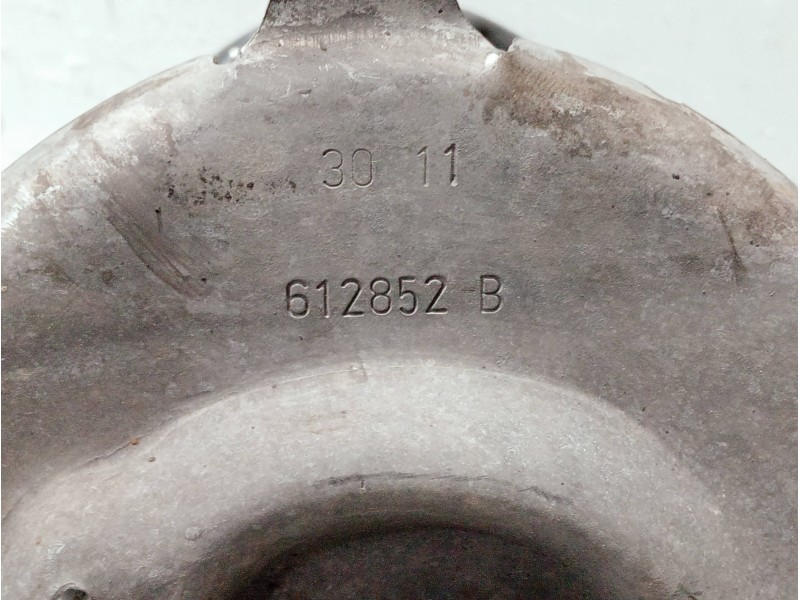 Recambio de amortiguador delantero izquierdo para peugeot 3008 referencia OEM IAM 612852B  