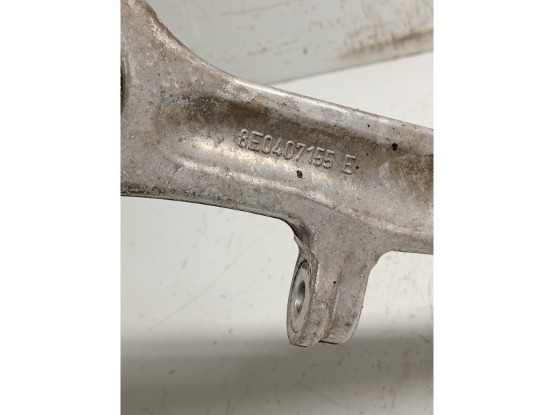 Recambio de brazo suspension inferior delantero izquierdo para audi a4 berlina (8e) referencia OEM IAM 8E0407155E  