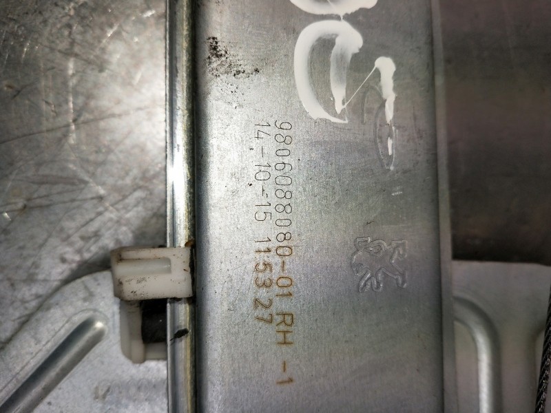 Recambio de elevalunas delantero derecho para peugeot 2008 (--.2013) referencia OEM IAM 9806088080 9806081780. 0130822968 5P
