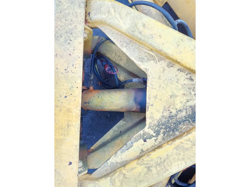 Recambio de defensa delantera para uro 150 turbo referencia OEM IAM   