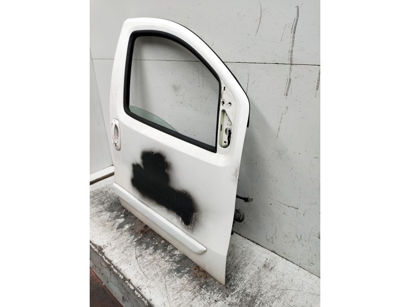 Recambio de puerta delantera derecha para fiat fiorino referencia OEM IAM   4P