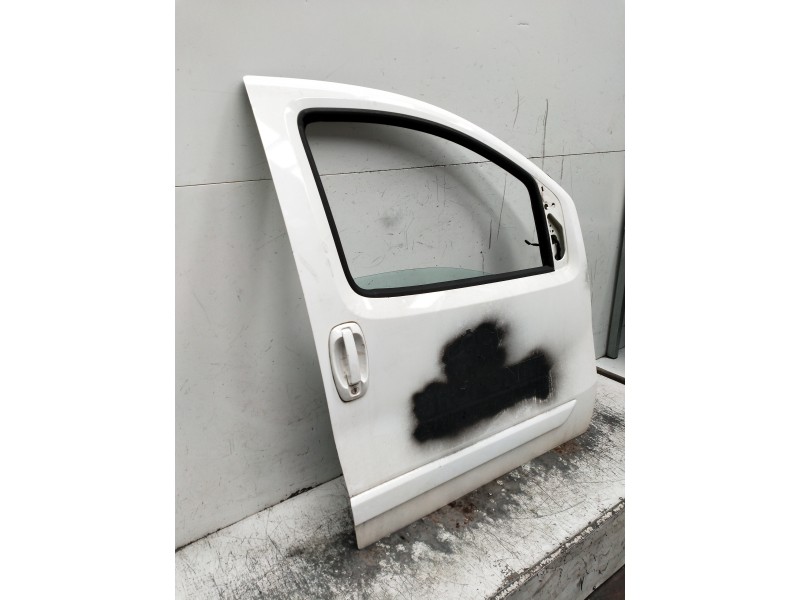 Recambio de puerta delantera derecha para fiat fiorino referencia OEM IAM   4P
