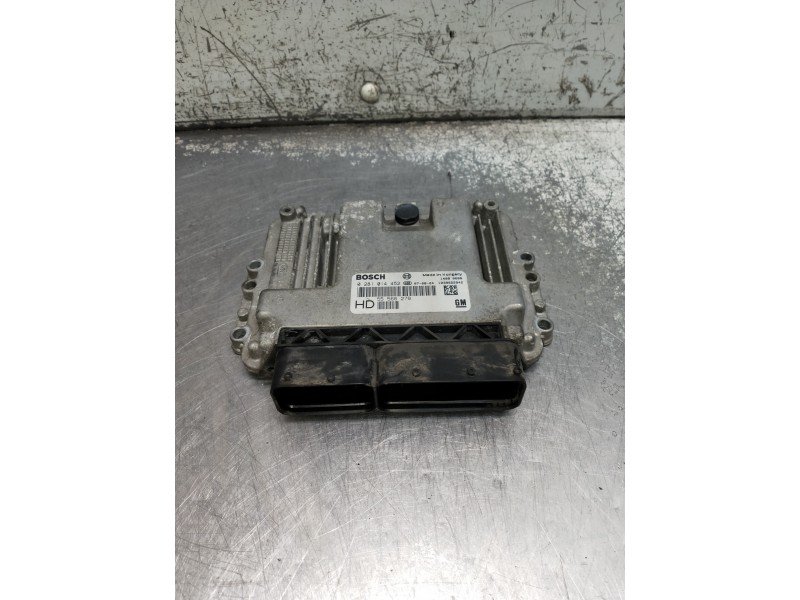 Recambio de centralita motor uce para opel zafira b referencia OEM IAM 0281014452 55566279 