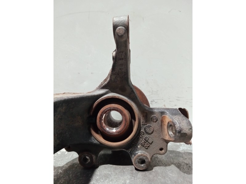 Recambio de mangueta delantera derecha para ford focus lim. (cb4) referencia OEM IAM 3M513K170  