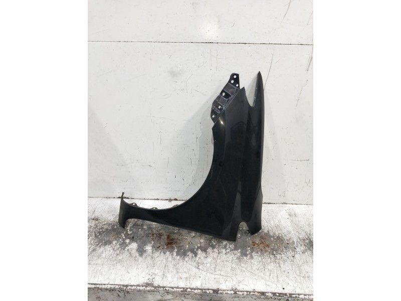 Recambio de aleta delantera izquierda para toyota auris business referencia OEM IAM   