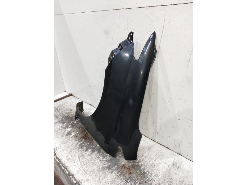 Recambio de aleta delantera izquierda para toyota auris business referencia OEM IAM   