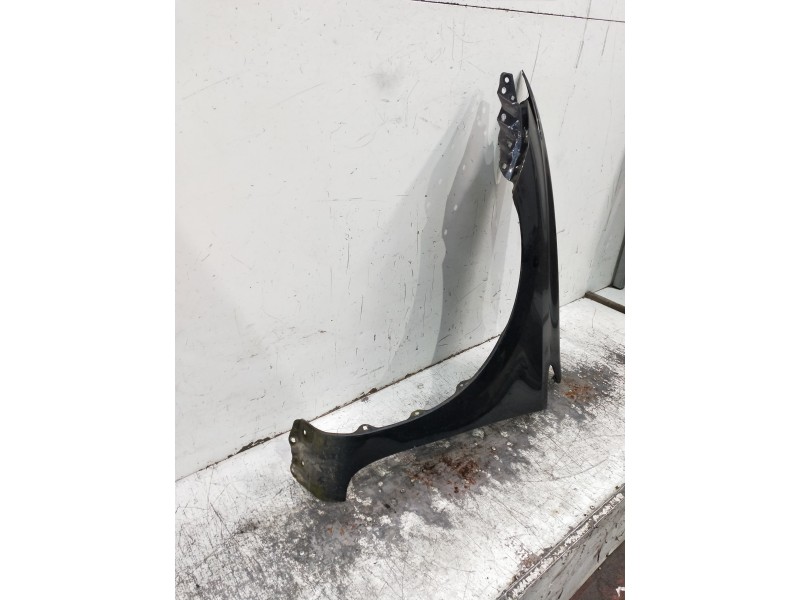 Recambio de aleta delantera izquierda para toyota auris business referencia OEM IAM   