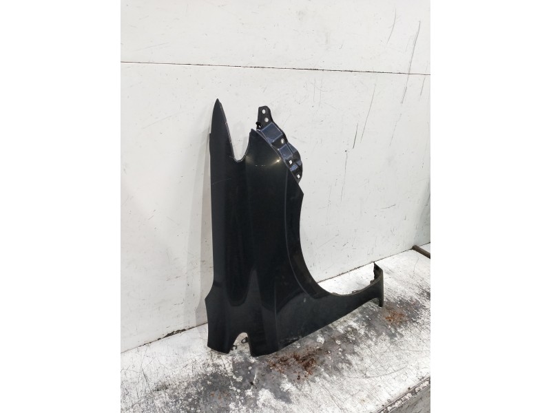 Recambio de aleta delantera derecha para toyota auris business referencia OEM IAM   