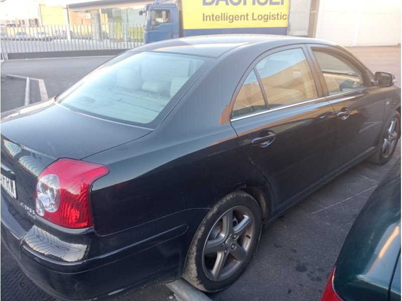 toyota avensis berlina (t25) del año 2007