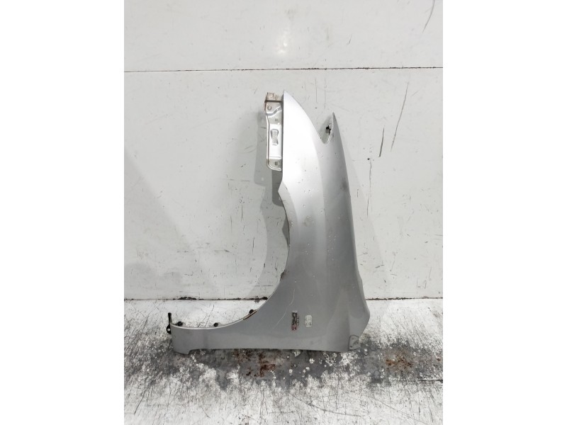 Recambio de aleta delantera izquierda para toyota corolla (e12) referencia OEM IAM   