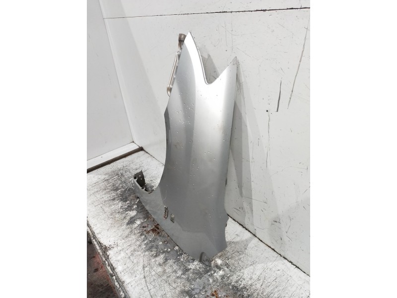 Recambio de aleta delantera izquierda para toyota corolla (e12) referencia OEM IAM   