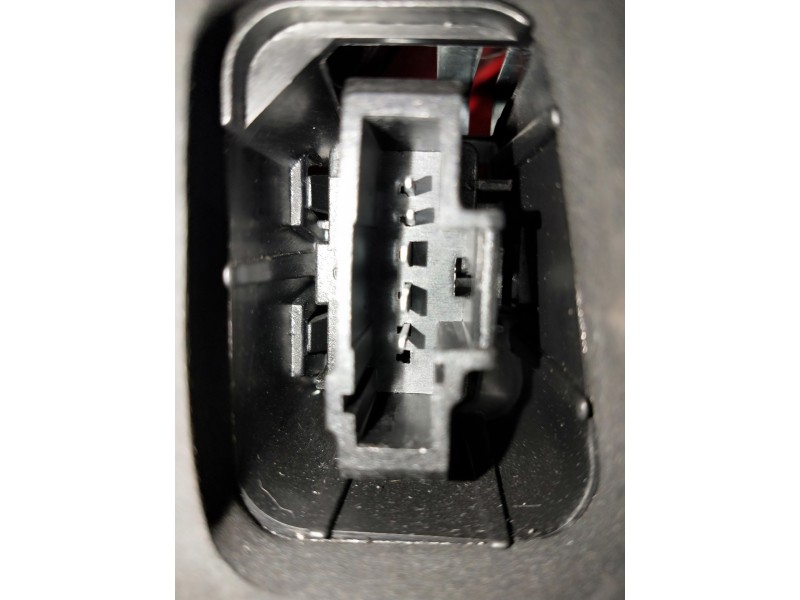 Recambio de piloto trasero izquierdo para peugeot 3008 referencia OEM IAM 9683460880  