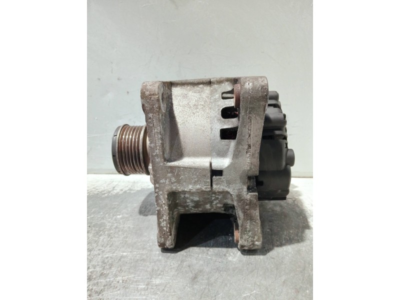 Recambio de alternador para renault megane ii coupe/cabrio referencia OEM IAM 8200772726 2605275A TG11C069