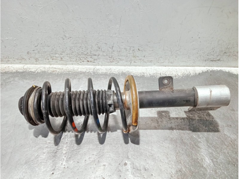 Recambio de amortiguador delantero derecho para citroen c4 sedan referencia OEM IAM   