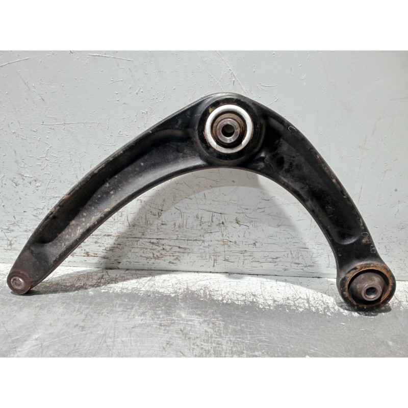 Recambio de brazo suspension inferior delantero derecho para citroen c4 sedan referencia OEM IAM 557451  