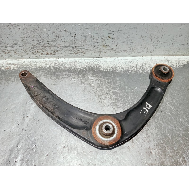 Recambio de brazo suspension inferior delantero derecho para citroen c4 sedan referencia OEM IAM 557451  