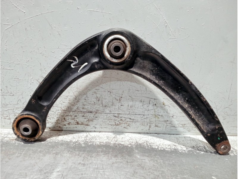 Recambio de brazo suspension inferior delantero izquierdo para citroen c4 sedan referencia OEM IAM 566793  
