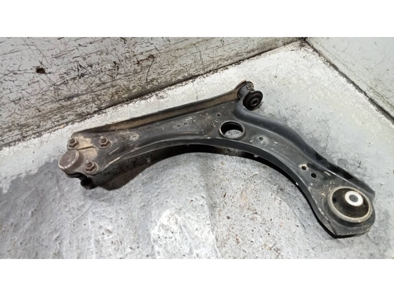 Recambio de brazo suspension inferior delantero derecho para seat ibiza (kj1) style referencia OEM IAM 2Q0407152B  