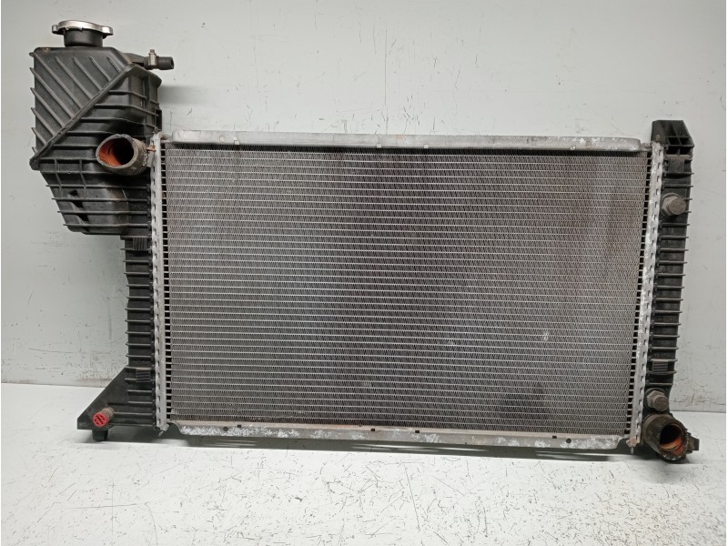 Recambio de radiador agua para mercedes sprinter (w901,w904) caja cerr. referencia OEM IAM A9015003400  
