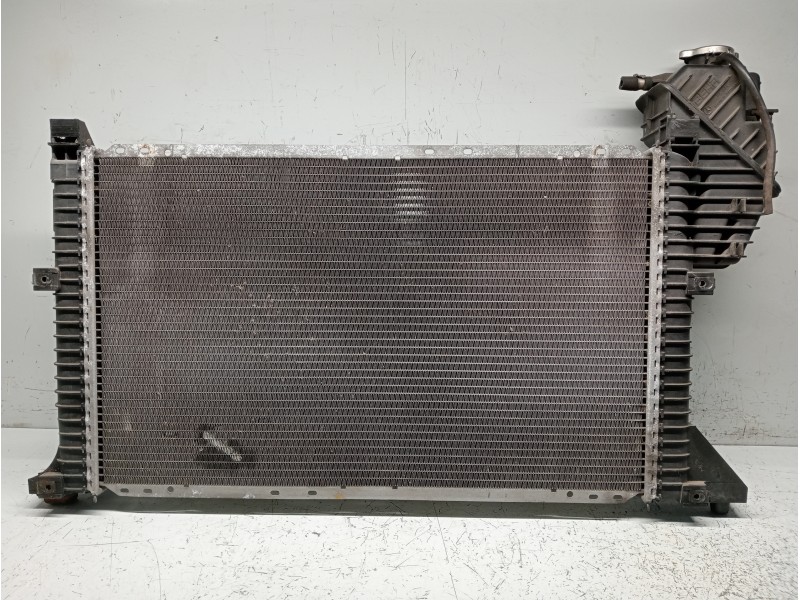 Recambio de radiador agua para mercedes sprinter (w901,w904) caja cerr. referencia OEM IAM A9015003400  