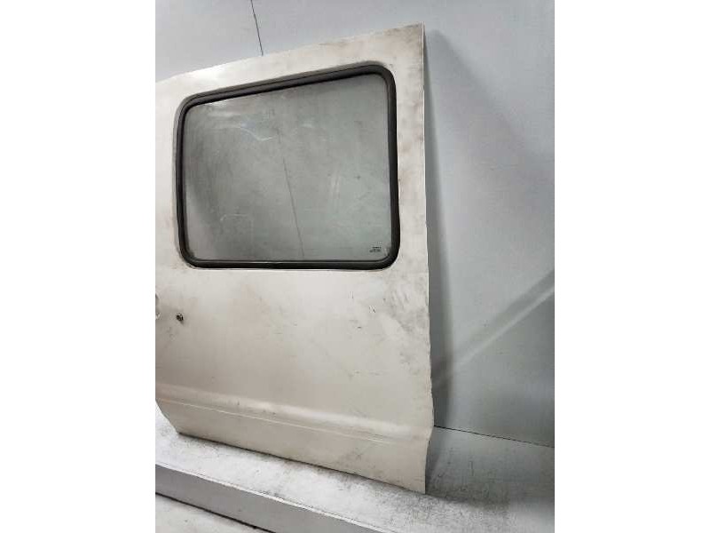 Recambio de puerta lateral corredera derecha para nissan vanette cargo (hc23) referencia OEM IAM ACRISTALADA   Recambio de puerta lateral corredera derecha para nissan vanette cargo (hc23) referencia OEM IAM ACRISTALADA