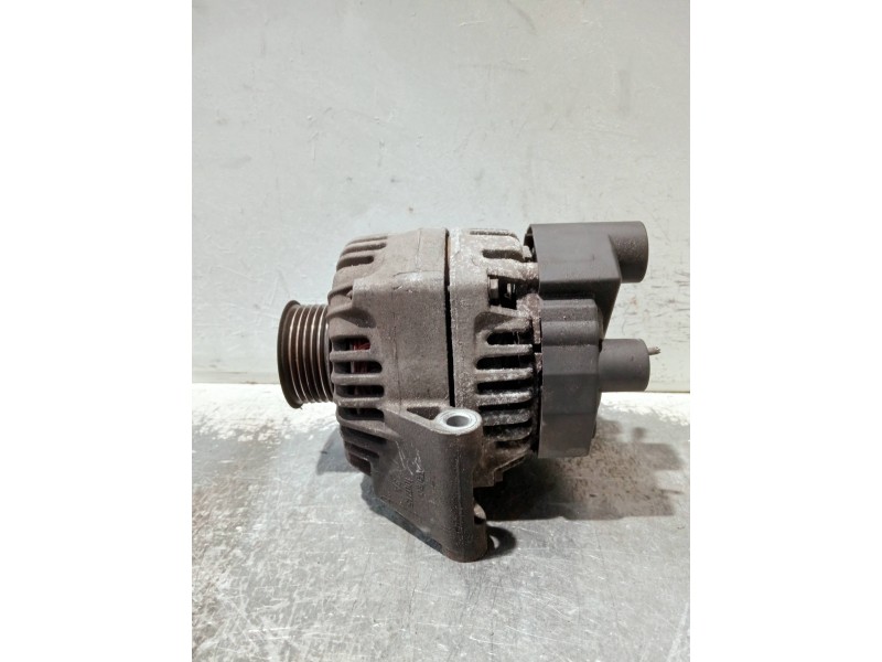 Recambio de alternador para fiat fiorino referencia OEM IAM 51784847 2543484A TG8S021