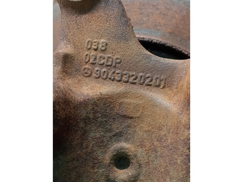 Recambio de mangueta delantera izquierda para mercedes sprinter (w901,w904) caja cerr. referencia OEM IAM 9043320201  