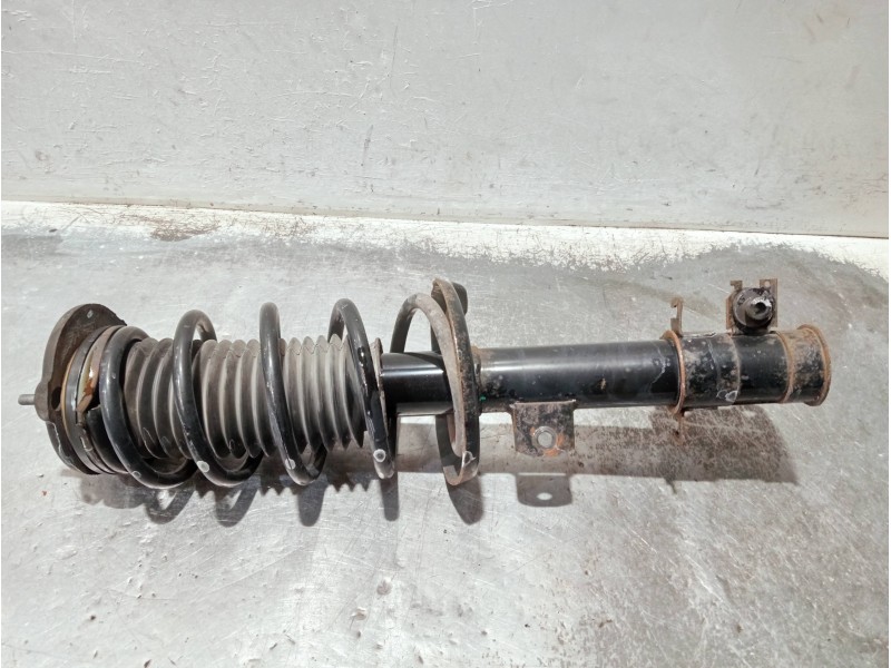 Recambio de amortiguador delantero izquierdo para fiat fiorino referencia OEM IAM 423142JP  